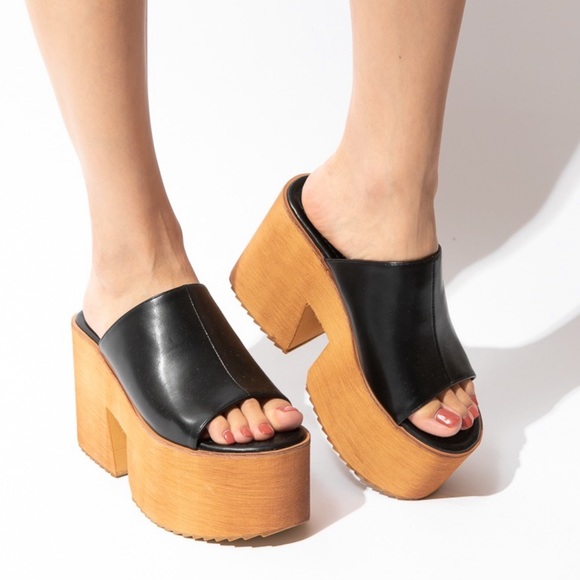 Fabutiq Shoes - Black chunky heel platform mule